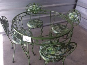 Outdoors Table and chairs | Des Moines Auction | Store It America